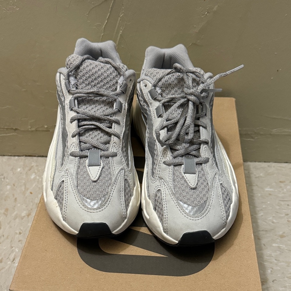 Yeezy Gray Athletic Shoes